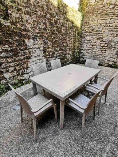 Appartement 3 Chambres Au Coeur Du Jura, Ideal Famille Сален-ле-Бен Екстер'єр фото